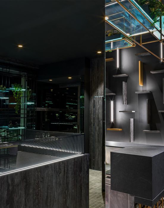 Kanto Sushi Restaurant Sushi restaurant arredamento sala ristorante : dettaglio illuminazione a parete
