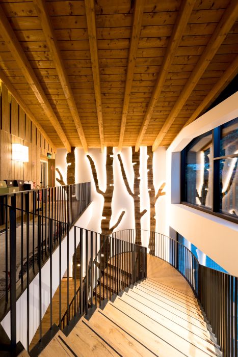 Grand Hotel Courmayeur Mont Blanc Arredamento su misura per hotel lusso stile rustico montano