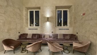 Custom-made furnishings for luxury hotels: common areas