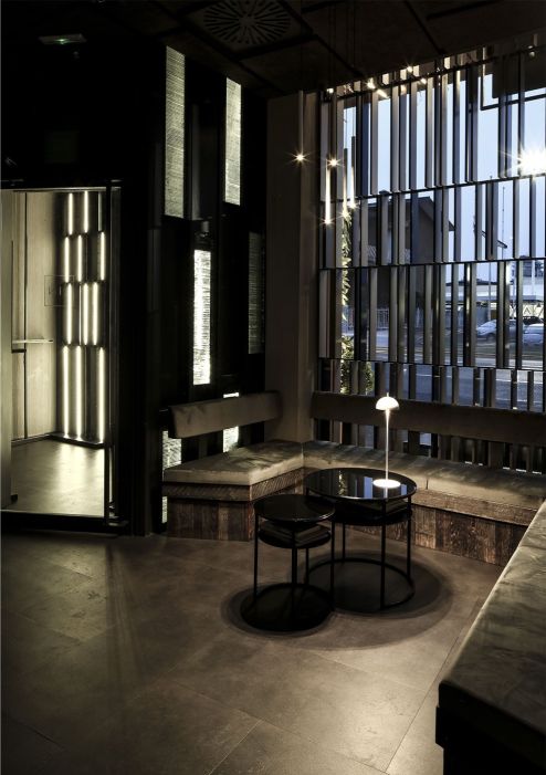 Lin Tasting Emotion Sushi restaurant arredamento sala ristorante : angolo d'attesa