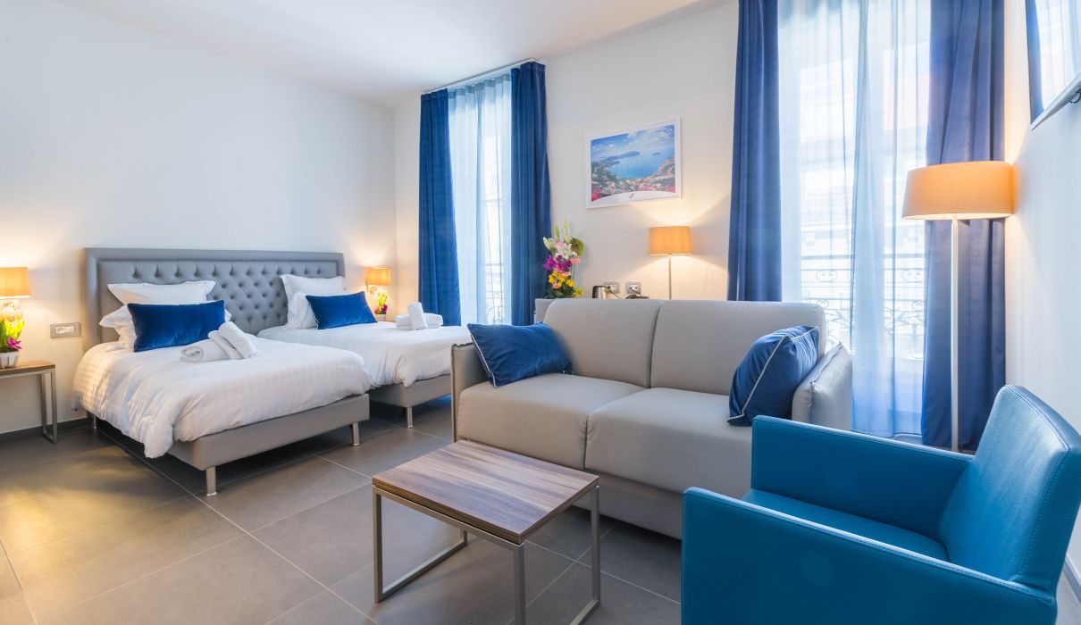 Hotel Nice Azur Riviera Arredamento su misura per alberghi : camera da letto doppia