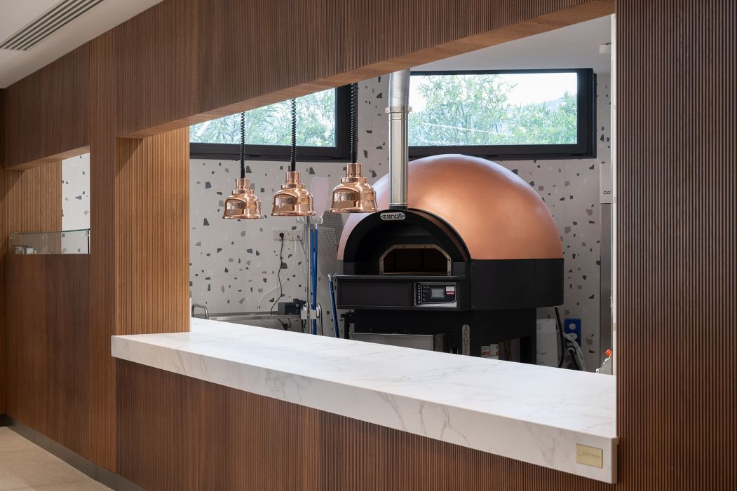 Victoria Beach Club Attrezzature pizzeria : forno pizza Zanolli