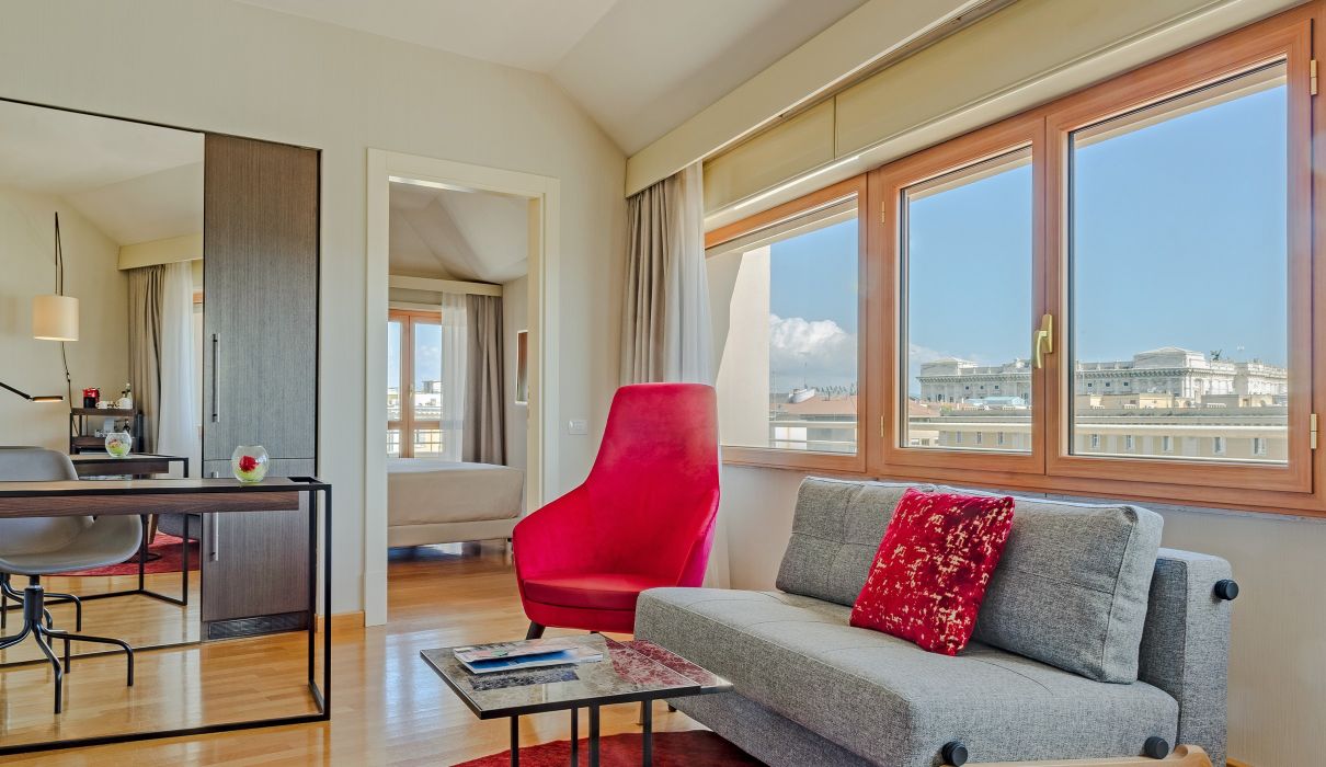 Custom-made hotel furniture: suite with view