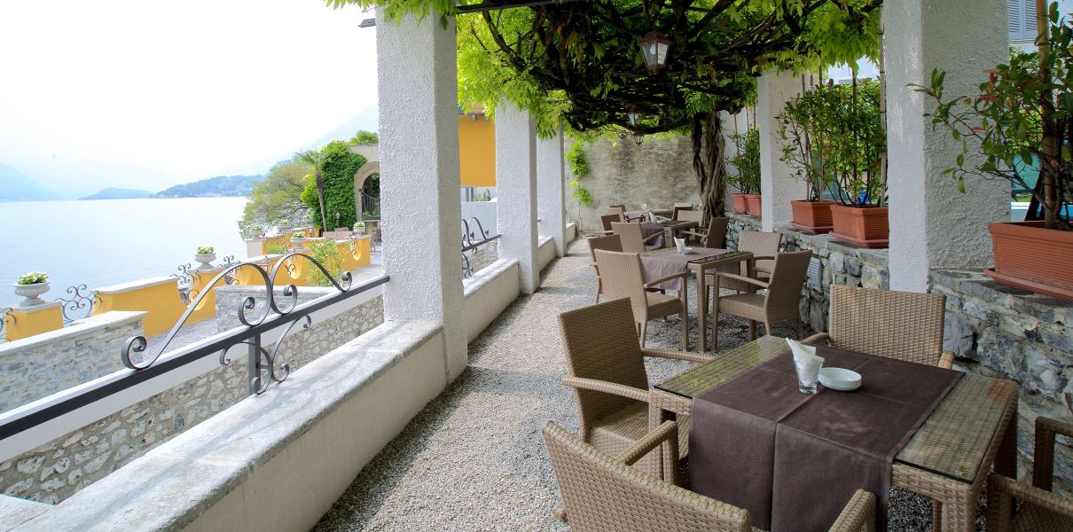 Grand Hotel Victoria Varenna Arredamenti su misura per albergo e bar : dehor