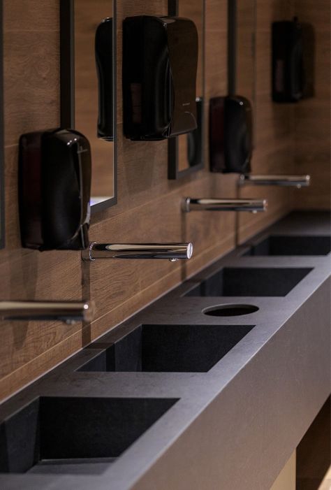 Gaio Bar & Restaurant Arredamento su misura per ristorante - bagno
