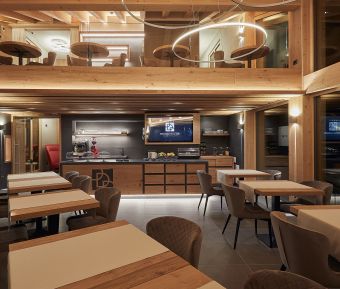 Custom-made hotel furnishings: bar, buffet and breakfast room areas