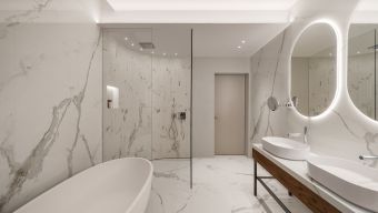 Arredamento su misura per alberghi : vasca da bagno e cabina doccia