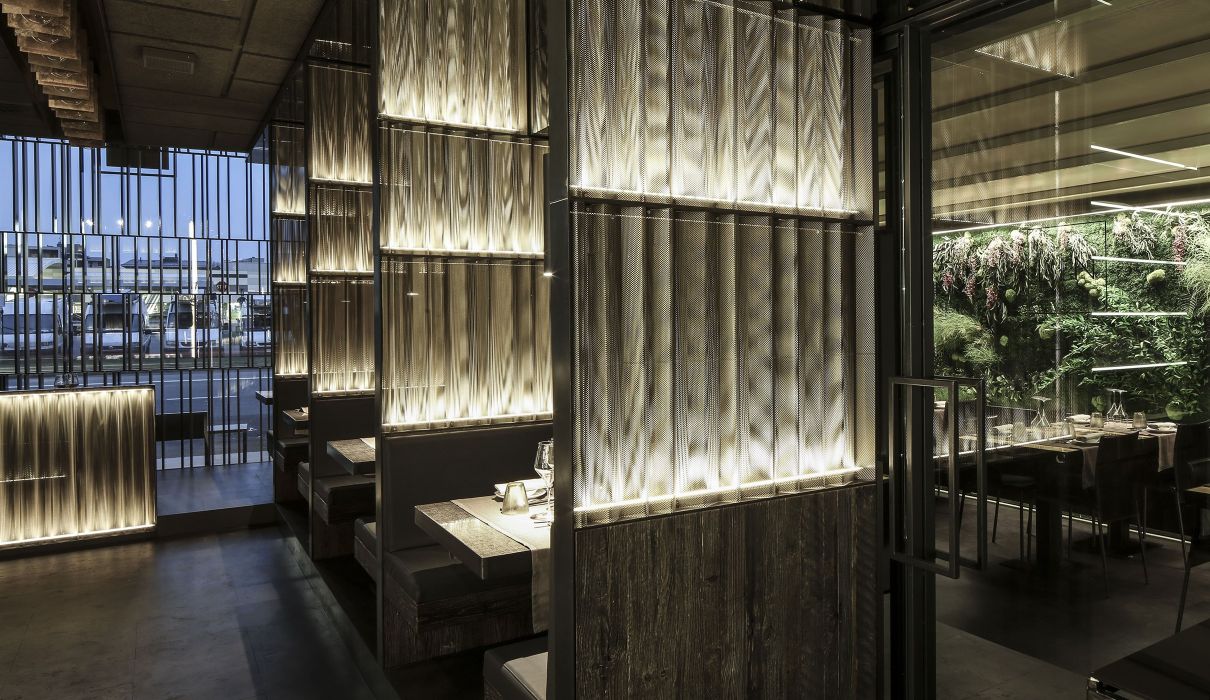 Lin Tasting Emotion Sushi restaurant arredamento sala ristorante