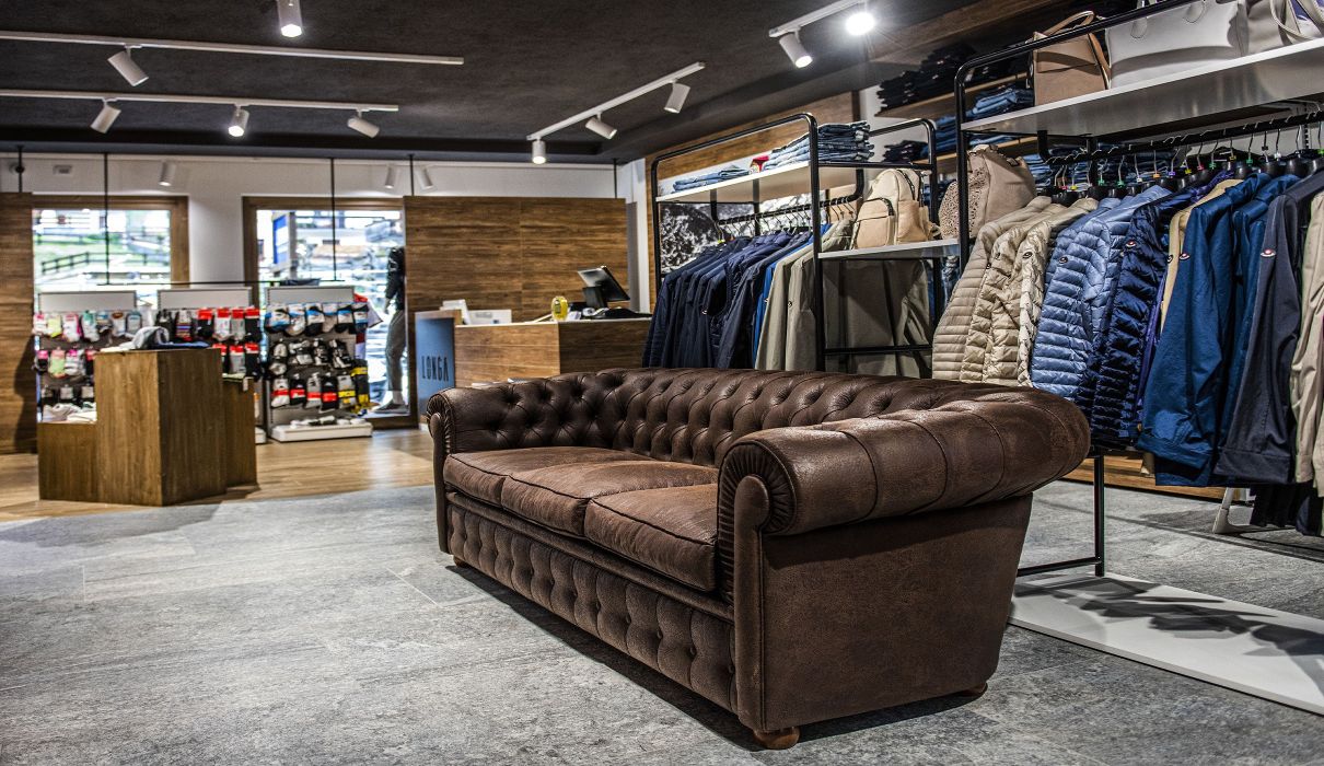 Longa Sport & Fashion Arredamenti su misura per negozi