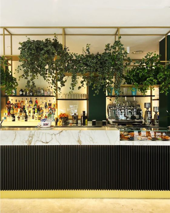 Qualis Lounge Bar Arredamento su misura per bar : banco bar