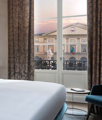 Custom-made furnishings for luxury hotels: rooms with a view