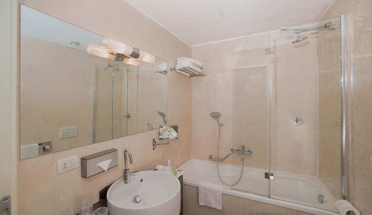 Custom-made hotel furniture: bathroom