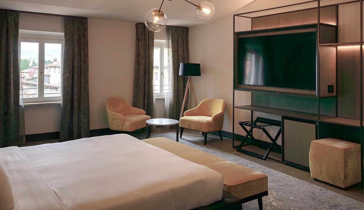 Custom made hotel furniture in elegant modern style : suite