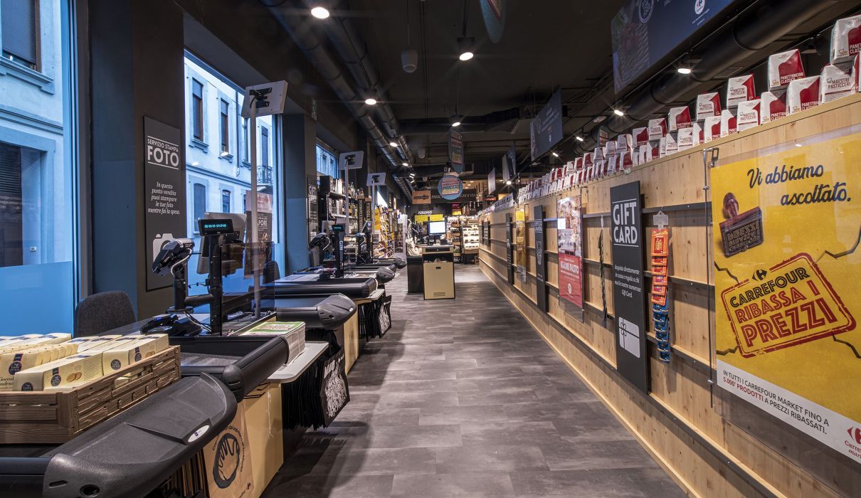 Carrefour Gourmet Furnishings for public spaces, retail outlets, and minimarkets: checkout area details