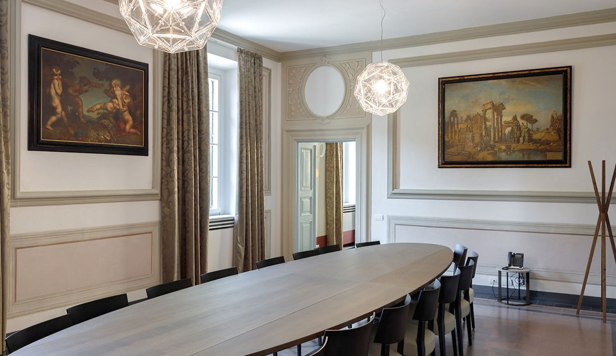 Custom made hotel furniture : meeting room