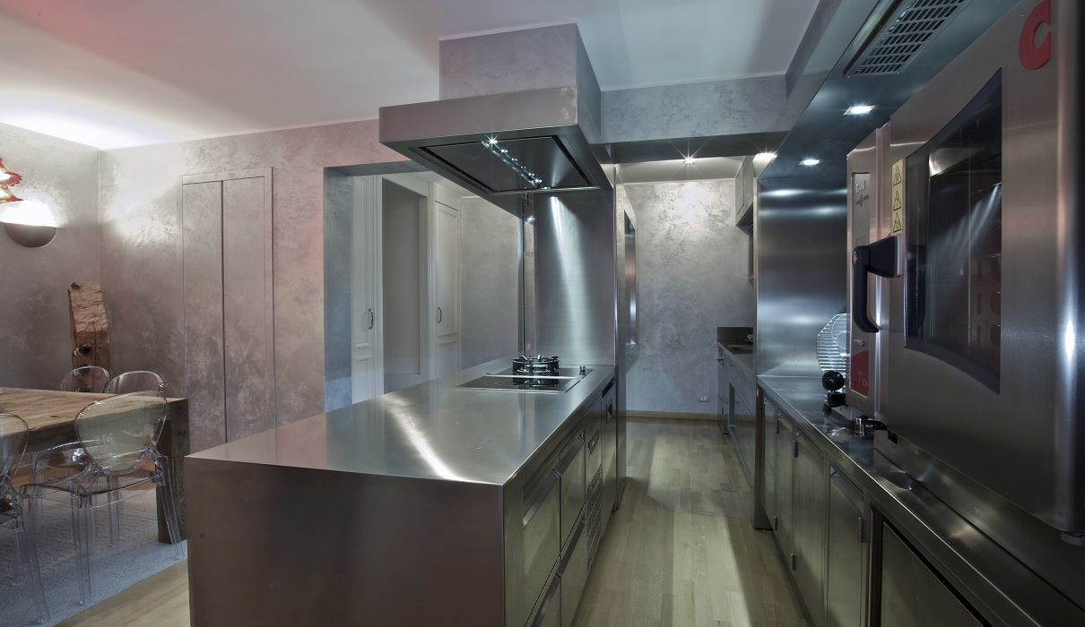 Cucina su misura in metallo