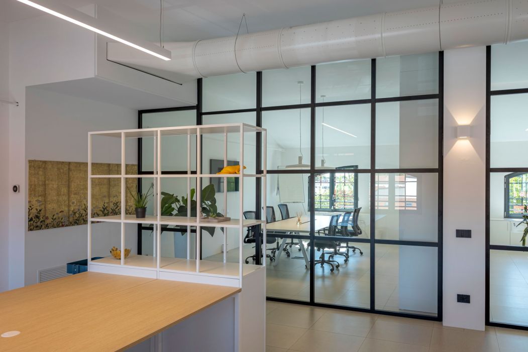 One_Off Solution Customized office construction: meeting room