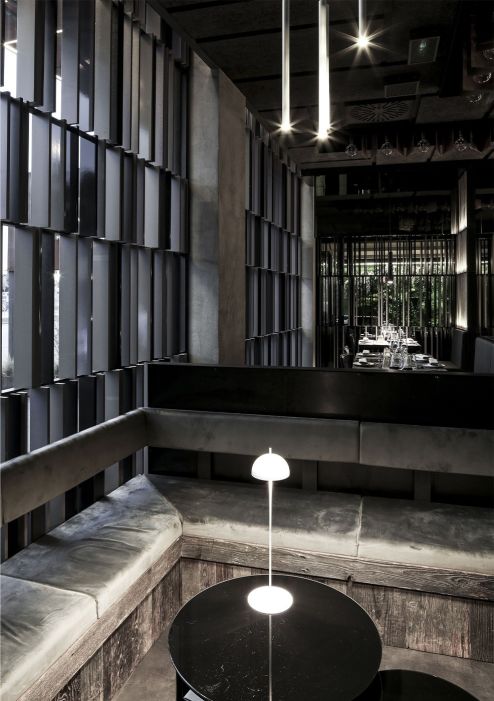 Lin Tasting Emotion Sushi restaurant arredamento sala ristorante : angolo d'attesa