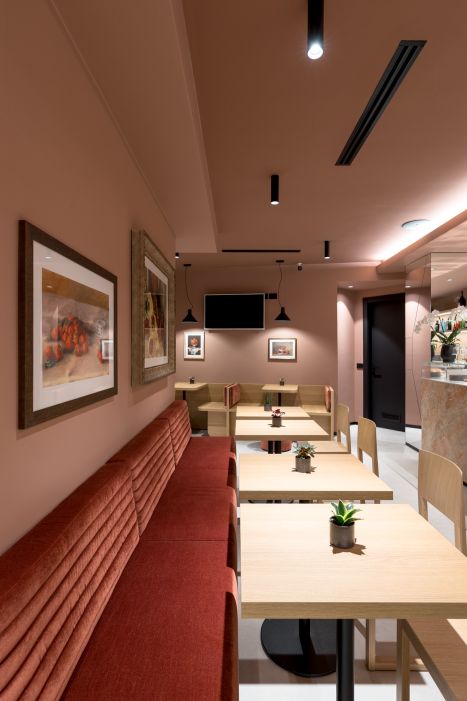 Gelateria Bar Paninoteca La Fragola Arredamento su misura per gelaterie e bar