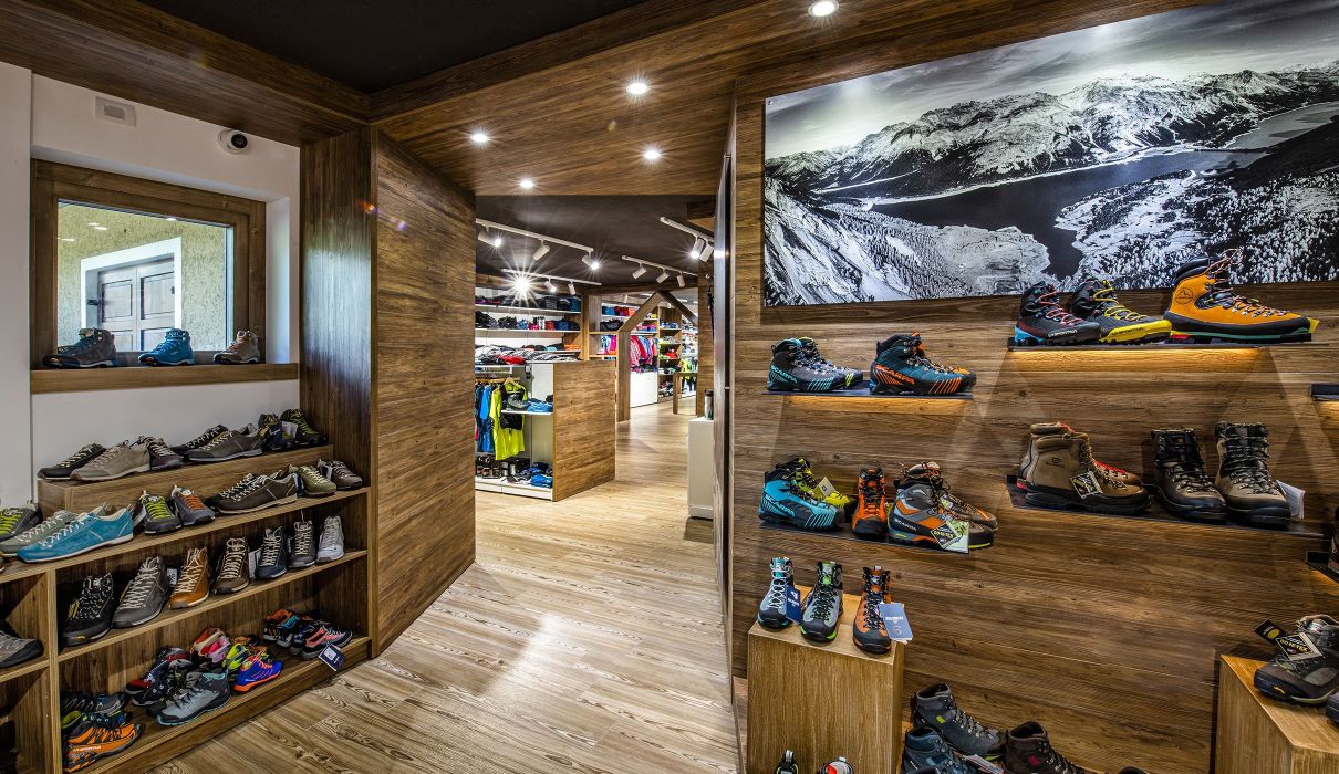 Longa Sport & Fashion Arredamenti su misura per negozi