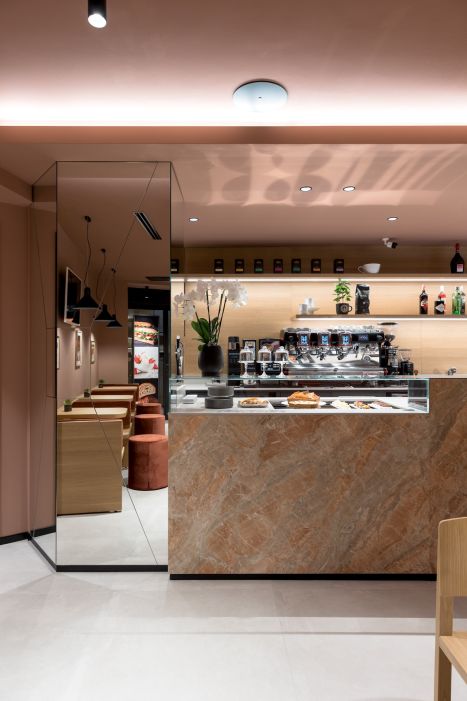 Gelateria Bar Paninoteca La Fragola Arredamento su misura per gelaterie e bar