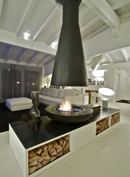 Penthouse VP Custom-made furnishings for a private home: a spectacular fireplace