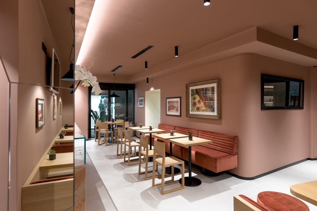 Gelateria Bar Paninoteca La Fragola Arredamento su misura per gelaterie e bar