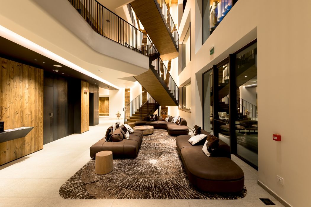 Grand Hotel Courmayeur Mont Blanc Arredamento su misura per hotel lusso stile rustico montano