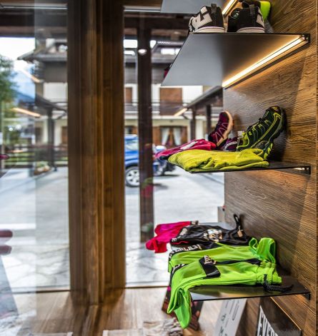 Custom-made shop furnishings: shelving detail