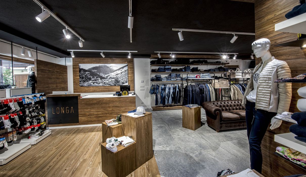 Longa Sport & Fashion Arredamenti su misura per negozi