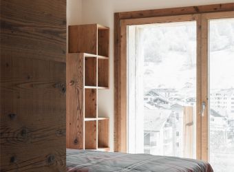 Arredamenti su misura per villa privata : dettaglio camera da letto