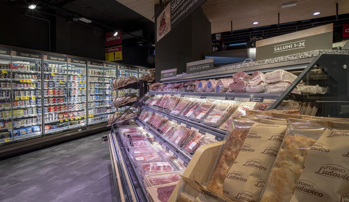Carrefour Gourmet Furnishings for public spaces, retail outlets, and minimarkets: details of the refrigerated area