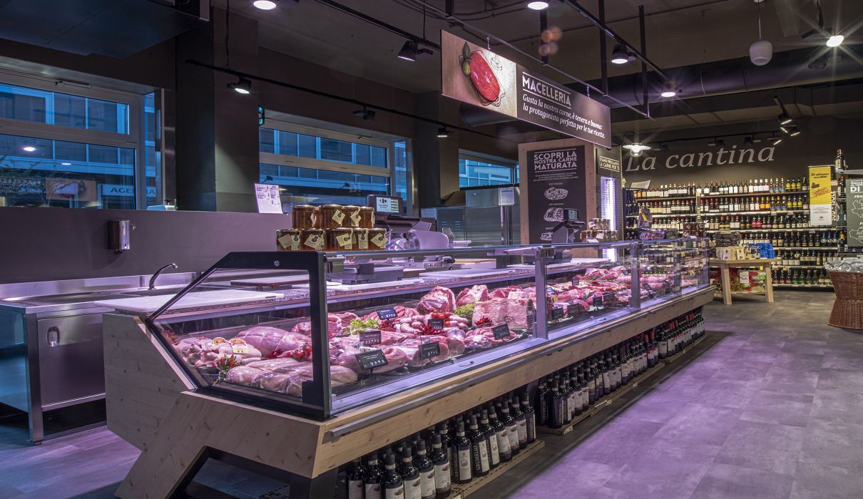 Carrefour Gourmet Furnishings for public spaces, retail outlets, and minimarkets: details of the refrigerated area