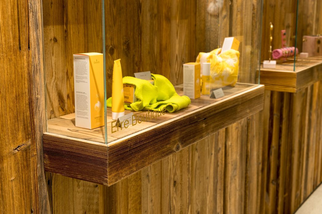 Grand Hotel Courmayeur Mont Blanc Arredamento su misura per hotel lusso stile rustico montano : dettaglio illuminazione