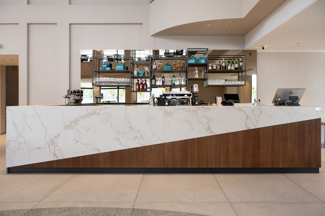 Victoria Beach Club Arredamenti su misura per bar e ristoranti : banco bar