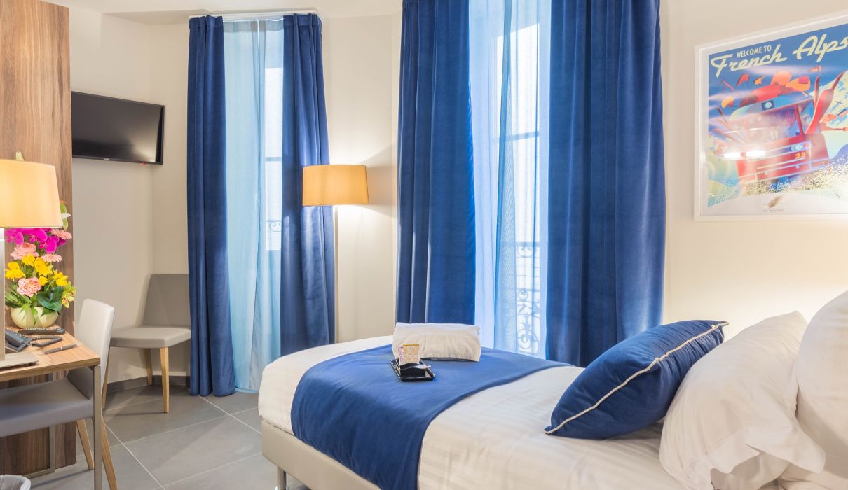 Hotel Nice Azur Riviera Arredamento su misura per alberghi : camera da letto