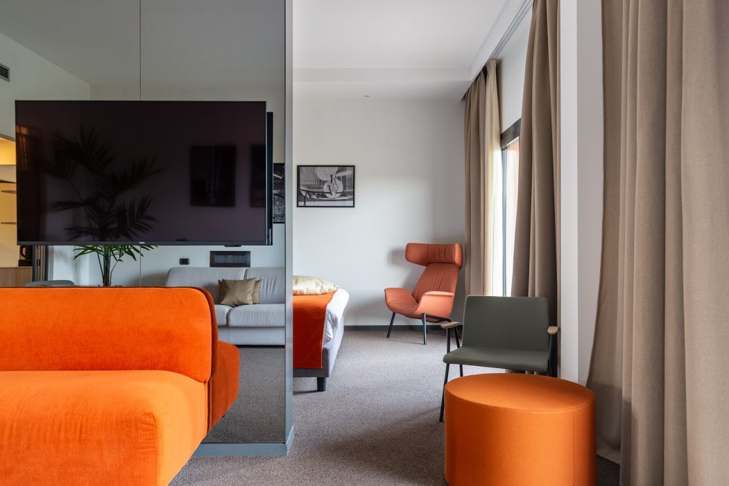 Custom-made hotel furnishings in an elegant modern style: bedroom