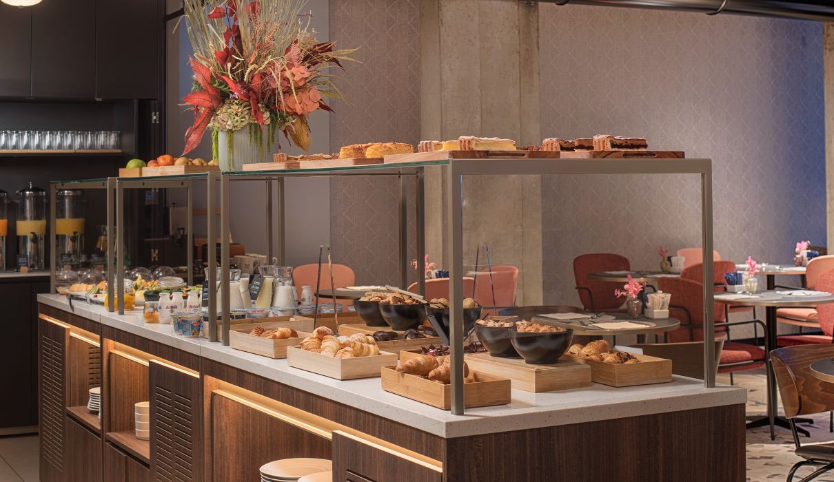 NH Milano Corso Buenos Aires Arredamento su misura per alberghi : sala colazione