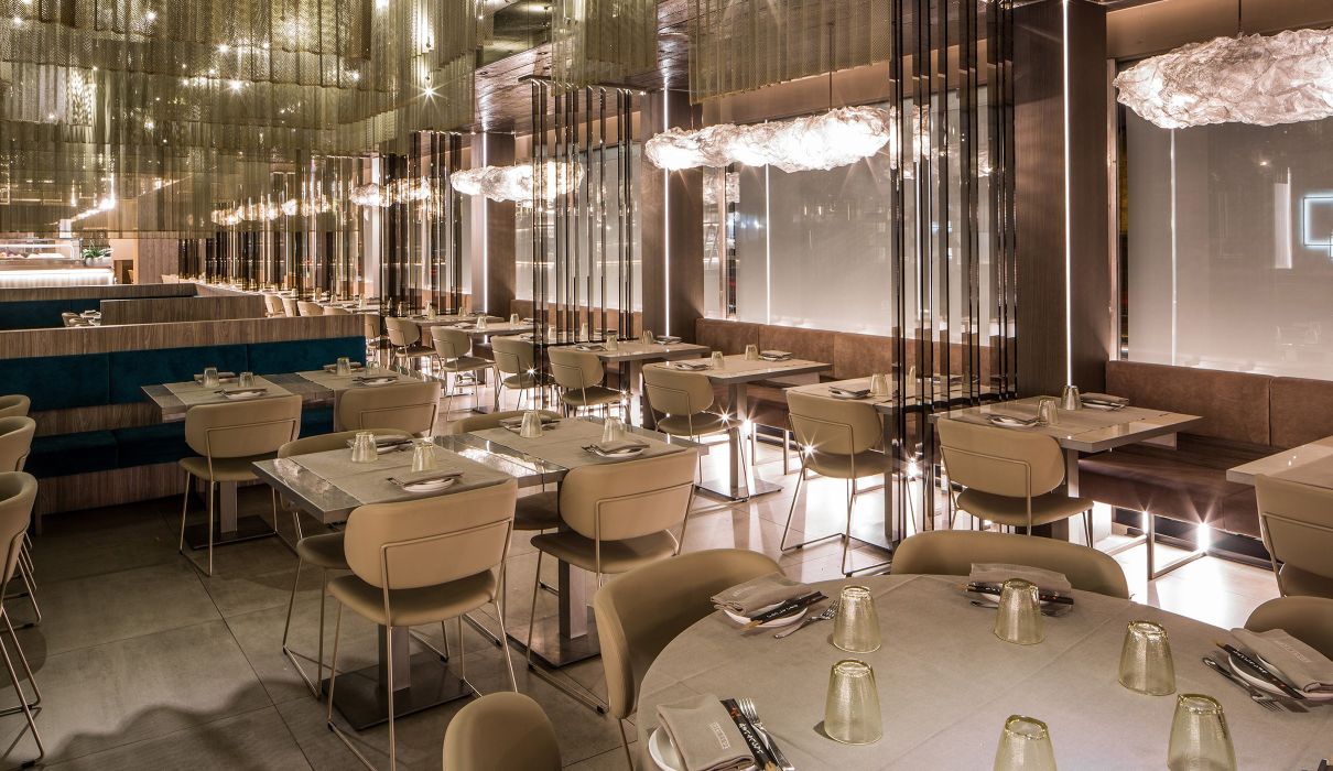 Sushi Club Saronno Sushi restaurant arredamento sala ristorante