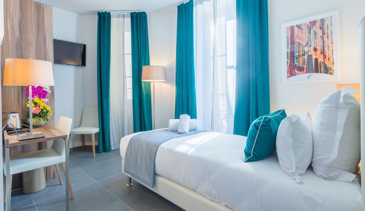 Hotel Nice Azur Riviera Arredamento su misura per alberghi : camera da letto singola