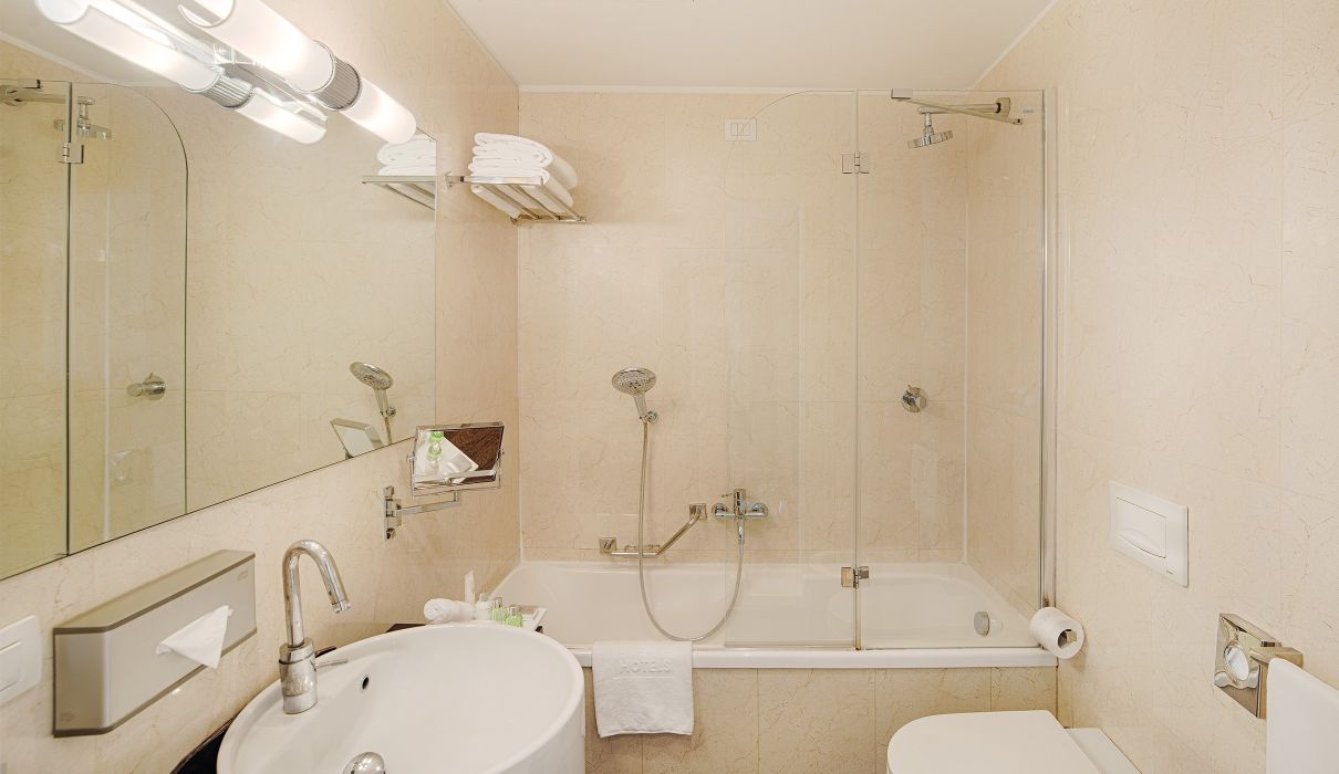 Custom-made hotel furniture: bathroom