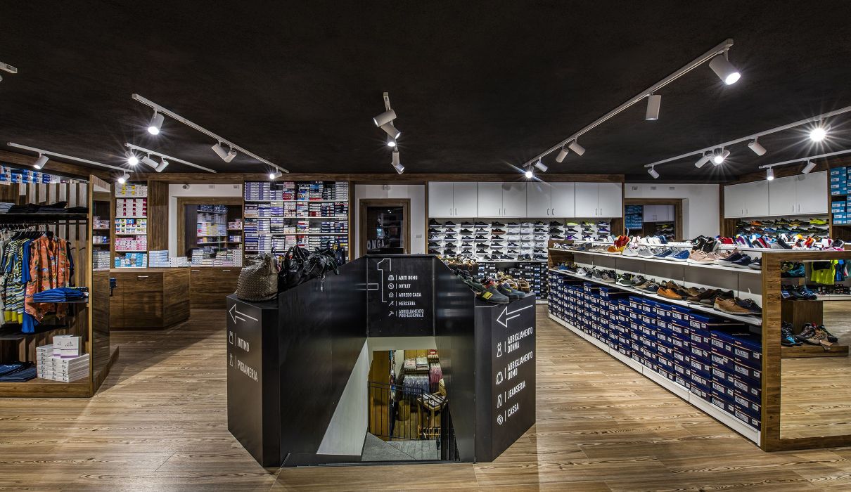 Longa Sport & Fashion Arredamenti su misura per negozi