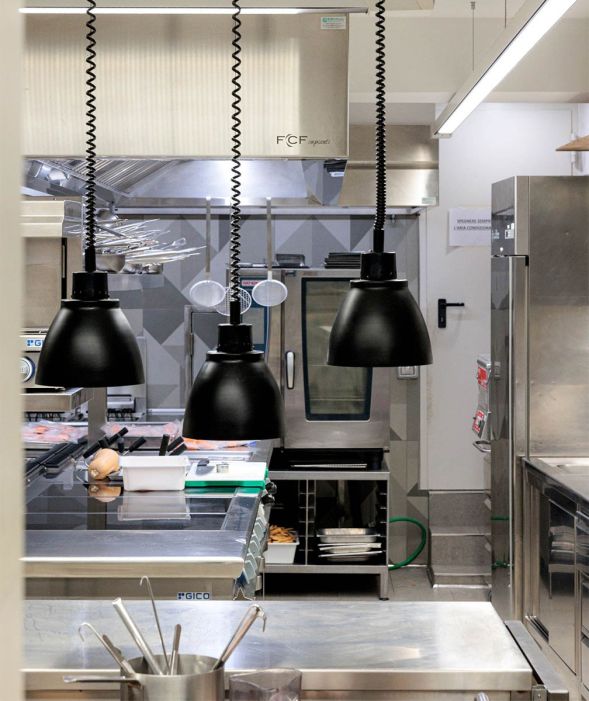 Grand Hotel Victoria Varenna Grandi impianti ristorazione: cucina GICO, forni UNOX, impianti aspirazione e frigoriferi