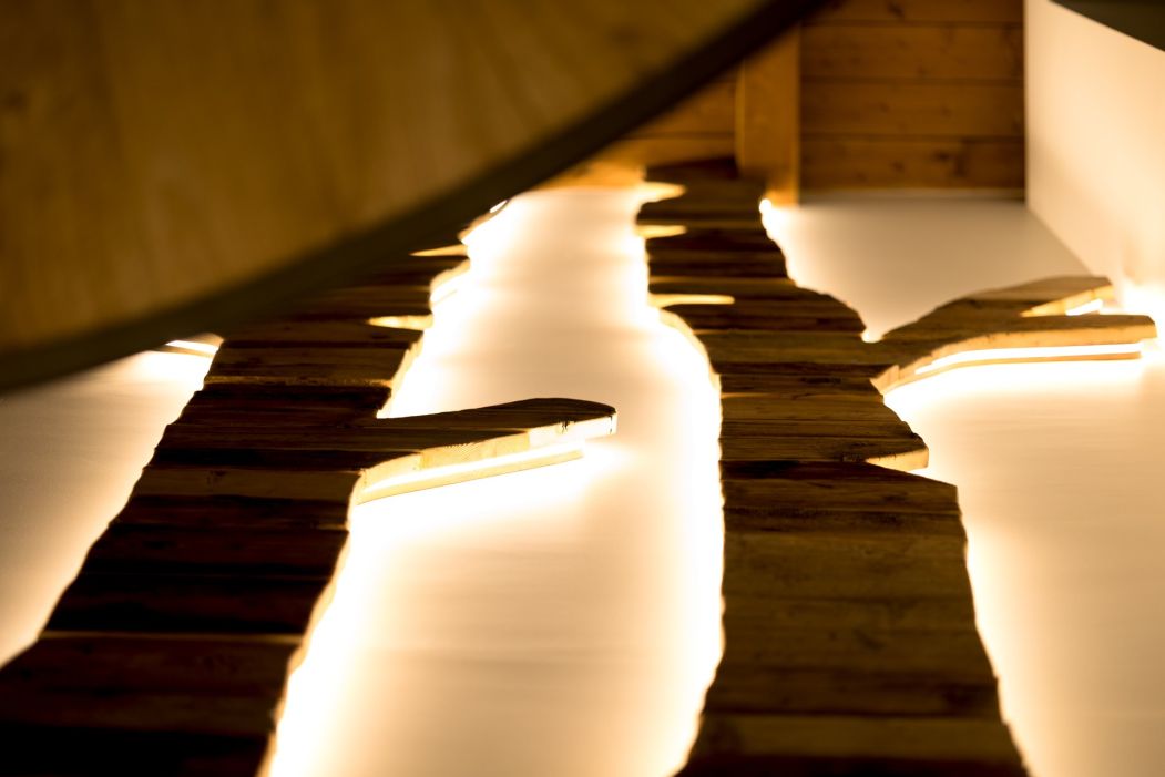 Grand Hotel Courmayeur Mont Blanc Arredamento su misura per hotel lusso stile rustico montano : dettaglio illuminazione