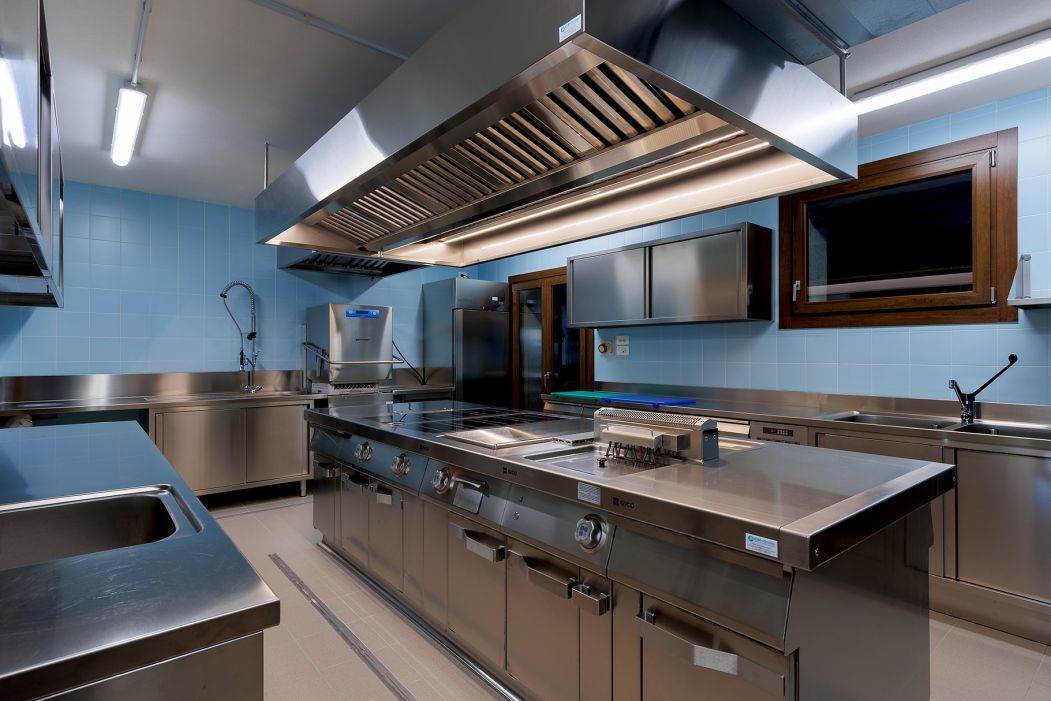 B&B Gallo Cedrone Grandi impianti ristorazione : cucina professionale