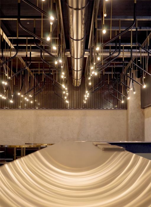 Taste Lounge Bar Arredamento su misura per bar : dettagli illuminazione